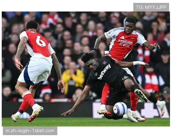 阿森纳控球占优,射门次数压倒水晶宫